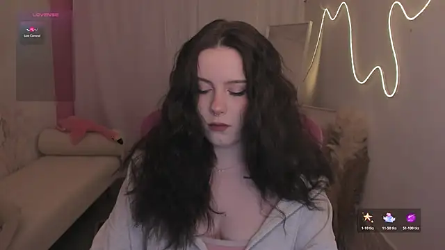 CoralineKeyns online show from 02-11-26, 05:45