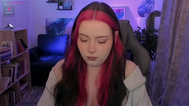 CoralineKeyns online show from 03-25-26, 05:02