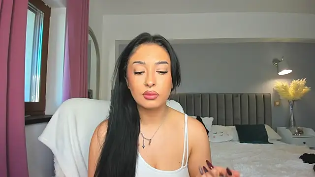 Awesome Jolie online show from 10-29-25, 10:17