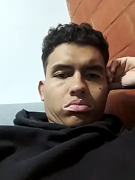 Snapshot of xrobXstax chatting on 03-18-25, 02:25 xrobXstax online show from 03-18-25, 02:25