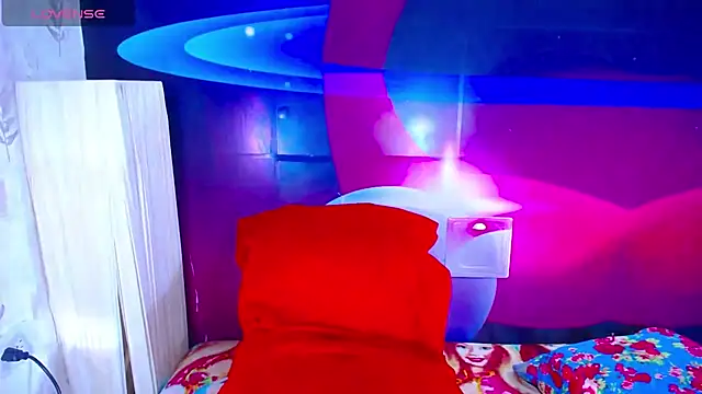 Cristalxxts online show from 11-19-25, 07:14