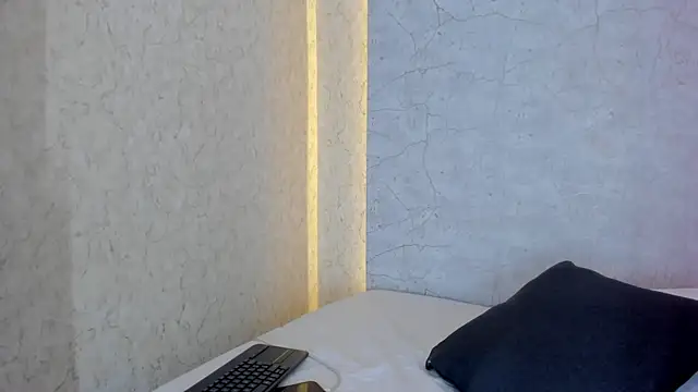 aprilalen online show from 02-12-25, 06:51