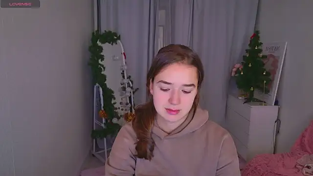 LovelyJessie online show from 12-14-25, 01:38