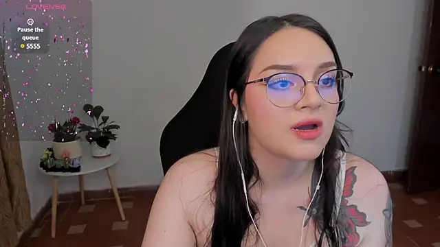 anaveleeez online show from 12-14-24, 02:56