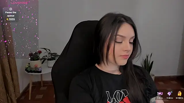 anaveleeez online show from 12-15-24, 10:15