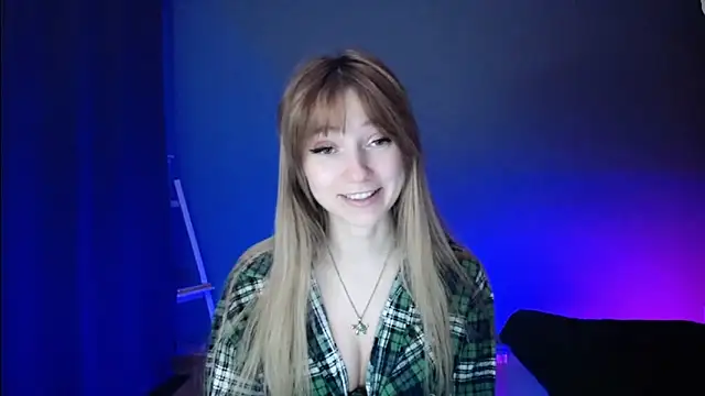 LuciaYoung online show from 03-10-25, 07:40