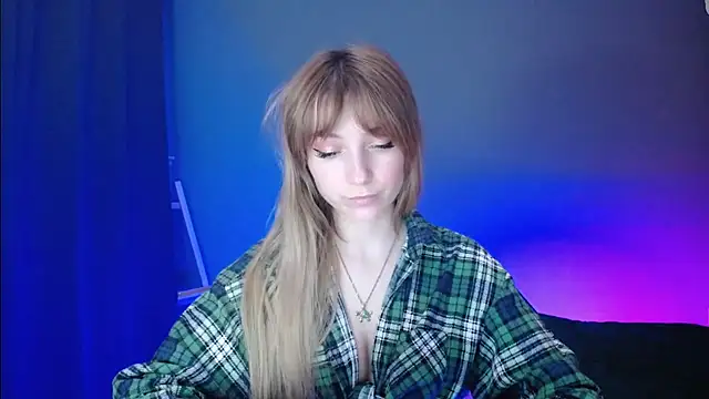 LuciaYoung online show from 03-10-25, 10:45