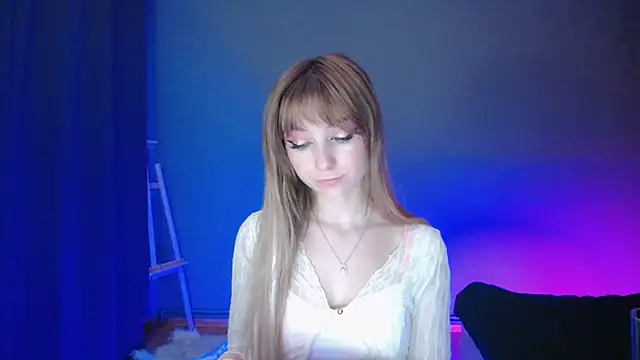 LuciaYoung online show from 03-11-25, 10:31