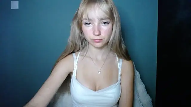 LuciaYoung online show from 09-13-25, 06:35