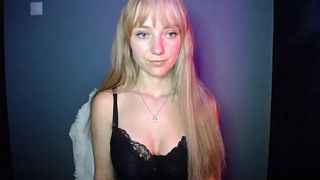 LuciaYoung online show from 09-25-25, 06:55