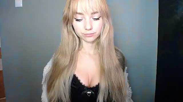 LuciaYoung online show from 10-02-25, 06:31