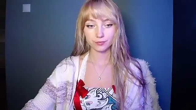 LuciaYoung online show from 10-04-25, 06:17