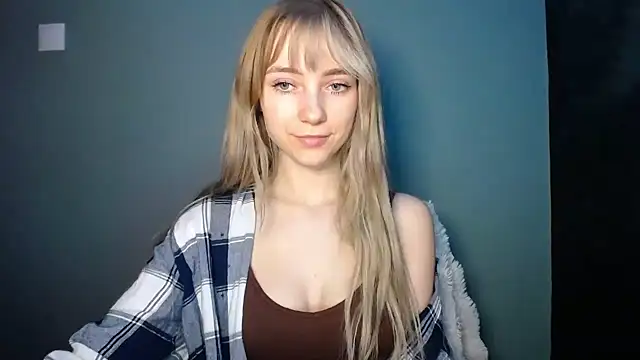 LuciaYoung online show from 02-02-26, 08:07