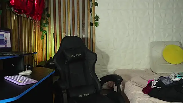 argiee taylorxs2 online show from 02-01-25, 03:19