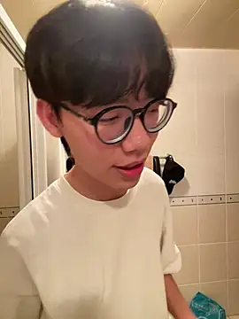 Snapshot of hihi0169 chatting on 12-31-24, 01:52 hihi0169 online show from 12-31-24, 01:52