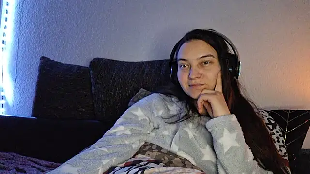 Cyndee Winter online show from 12-13-24, 07:21