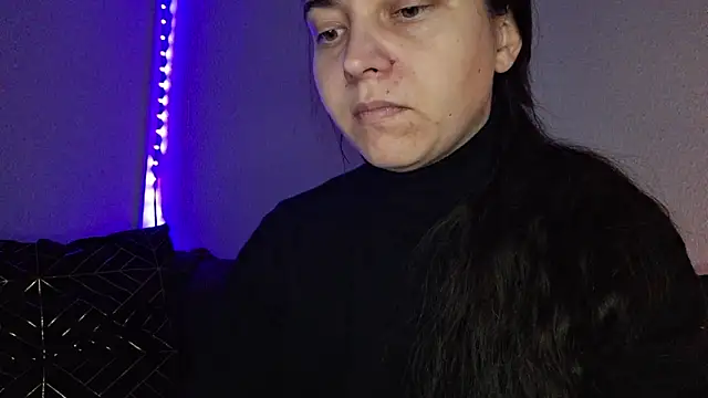 Cyndee Winter online show from 12-17-24, 03:06