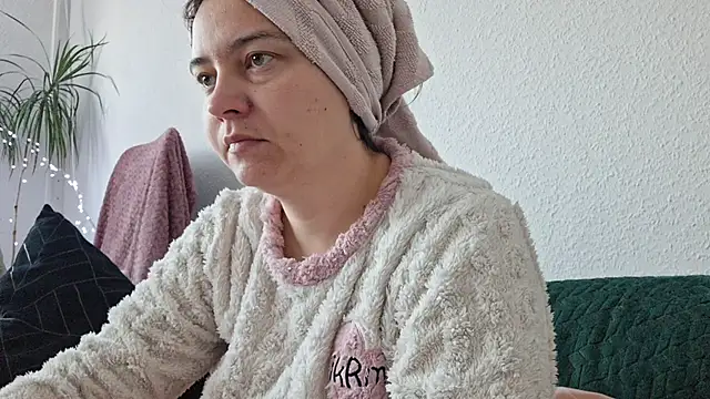 Cyndee Winter online show from 11-23-25, 08:36