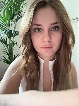 MaribelRiver online show from 02-18-26, 03:19