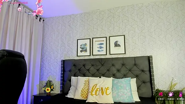 emma  smith1 online show from 03-03-25, 12:27