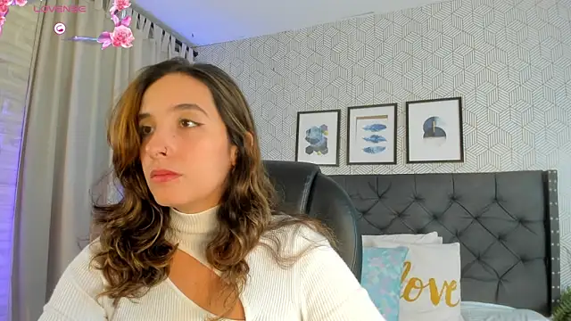 emma  smith1 online show from 03-14-25, 12:40