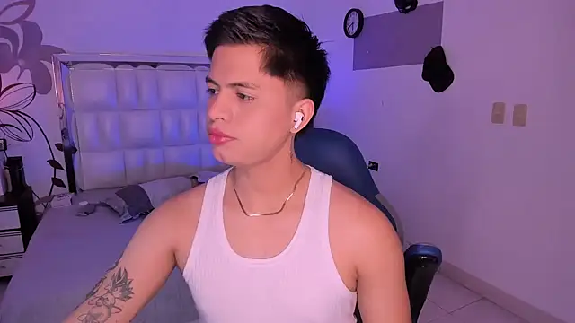 Niicky1  online show from 12-08-24, 08:36