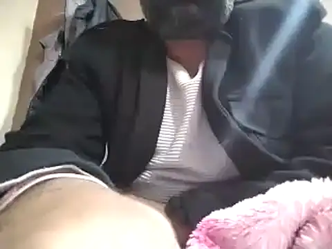 Snapshot of lund_lol chatting on 01-20-25, 12:07 lund lol online show from 01-20-25, 12:07