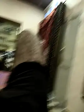 Snapshot of lund_lol chatting on 10-06-25, 10:45 lund lol online show from 10-06-25, 10:45