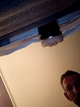 Snapshot of Treemandude chatting on 11-09-25, 10:24 Treemandude online show from 11-09-25, 10:24