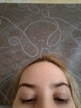 Elza kom online show from 09-30-25, 01:54