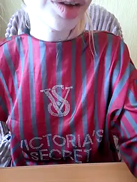 Elza kom online show from 12-15-25, 05:12