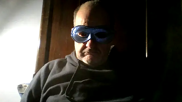 Geppo5911 online show from 12-22-24, 04:59