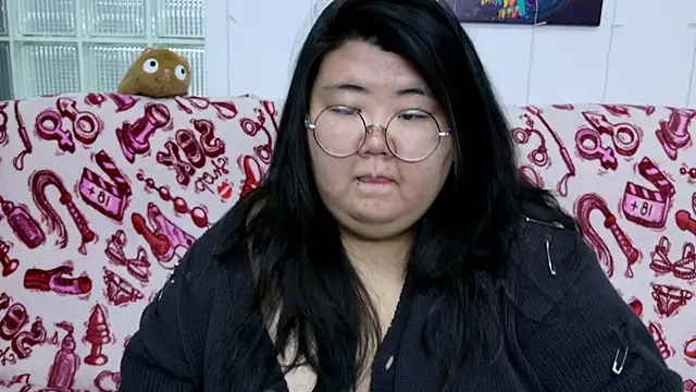 Nadine asian online show from 12-19-25, 09:05