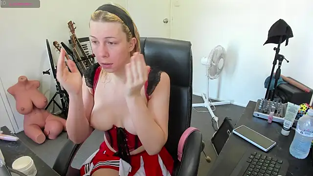 Ts-lucy-lux online show from 11-05-25, 09:04