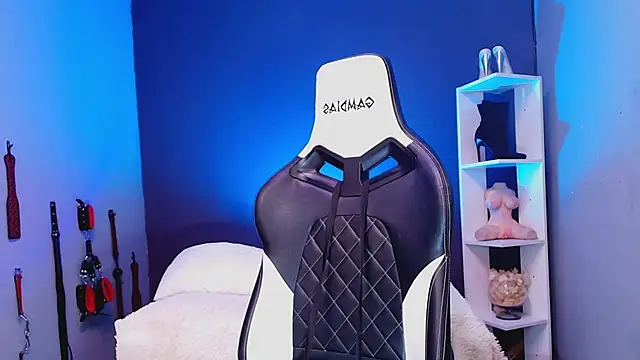 Snapshot of JadaRoberts chatting on 12-05-25, 12:36 JadaRoberts online show from 12-05-25, 12:36