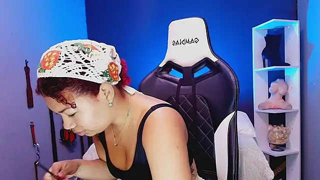 Snapshot of JadaRoberts chatting on 12-15-25, 12:20 JadaRoberts online show from 12-15-25, 12:20