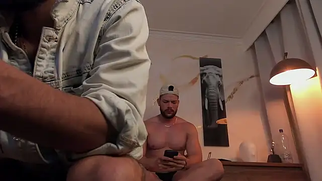 enzo herrera01 online show from 12-16-25, 01:43