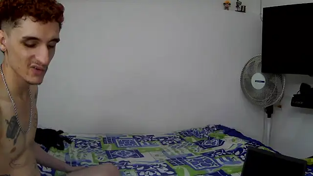 Snapshot of TheKing6ix9ine69 chatting on 12-20-24, 06:40 TheKing6ix9ine69 online show from 12-20-24, 06:40