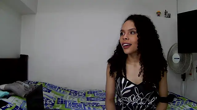 Snapshot of TheKing6ix9ine69 chatting on 01-03-25, 07:16 TheKing6ix9ine69 online show from 01-03-25, 07:16