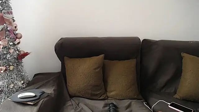 Snapshot of sara_winehouse1 chatting on 01-08-25, 04:11 sara winehouse1 online show from 01-08-25, 04:11