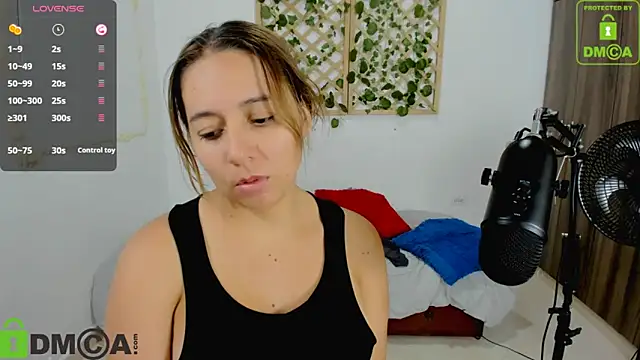 Snapshot of isa_loves_cum chatting on 11-13-25, 09:36 isa loves cum online show from 11-13-25, 09:36