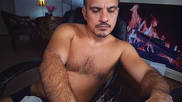 Snapshot of officeman7 chatting on 12-11-24, 08:18 officeman7 online show from 12-11-24, 08:18