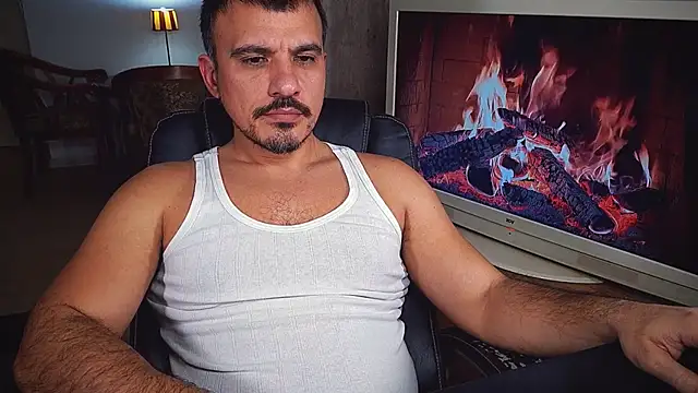 Snapshot of officeman7 chatting on 12-25-24, 05:26 officeman7 online show from 12-25-24, 05:26