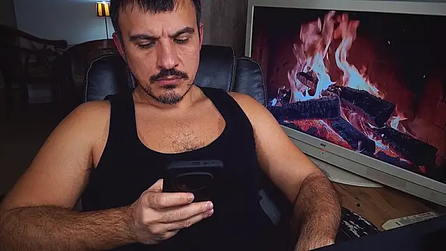 Snapshot of officeman7 chatting on 01-12-25, 05:54 officeman7 online show from 01-12-25, 05:54