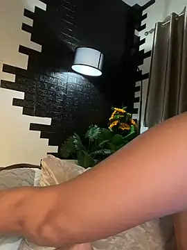 Snapshot of IzanamiTime chatting on 01-08-25, 01:21 IzanamiTime online show from 01-08-25, 01:21