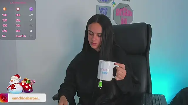 Snapshot of ChloeHarper_ chatting on 12-29-24, 01:38 ChloeHarper online show from 12-29-24, 01:38