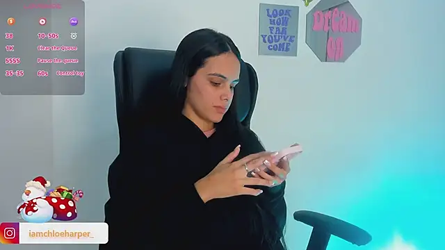 Snapshot of ChloeHarper_ chatting on 12-29-24, 04:51 ChloeHarper online show from 12-29-24, 04:51
