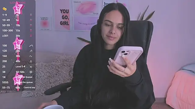 Snapshot of ChloeHarper_ chatting on 01-07-25, 12:20 ChloeHarper online show from 01-07-25, 12:20