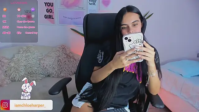 Snapshot of ChloeHarper_ chatting on 01-24-25, 06:46 ChloeHarper online show from 01-24-25, 06:46