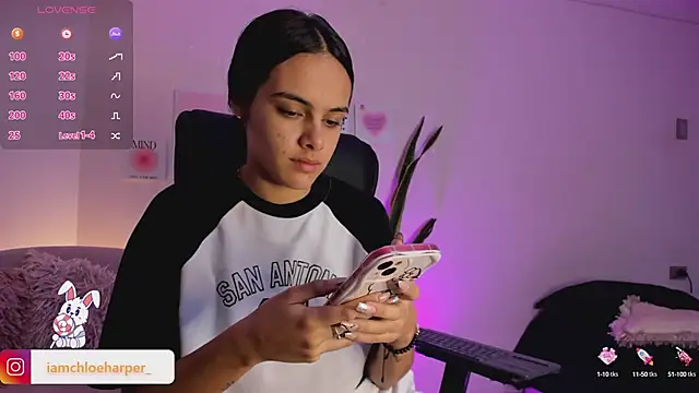Snapshot of ChloeHarper_ chatting on 02-15-25, 12:54 ChloeHarper online show from 02-15-25, 12:54